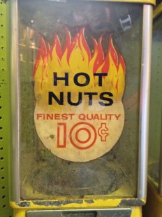 HOT NUTS
